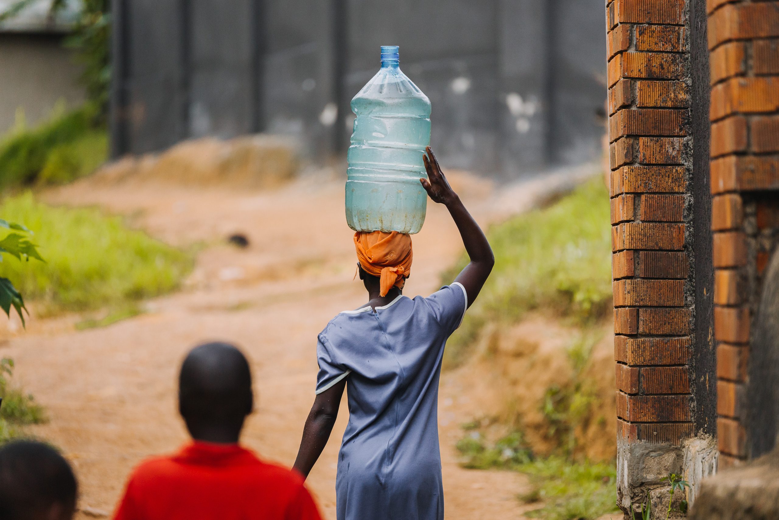 Weltwassertag – Wie PET-Flaschen zur Versorgung beitragen